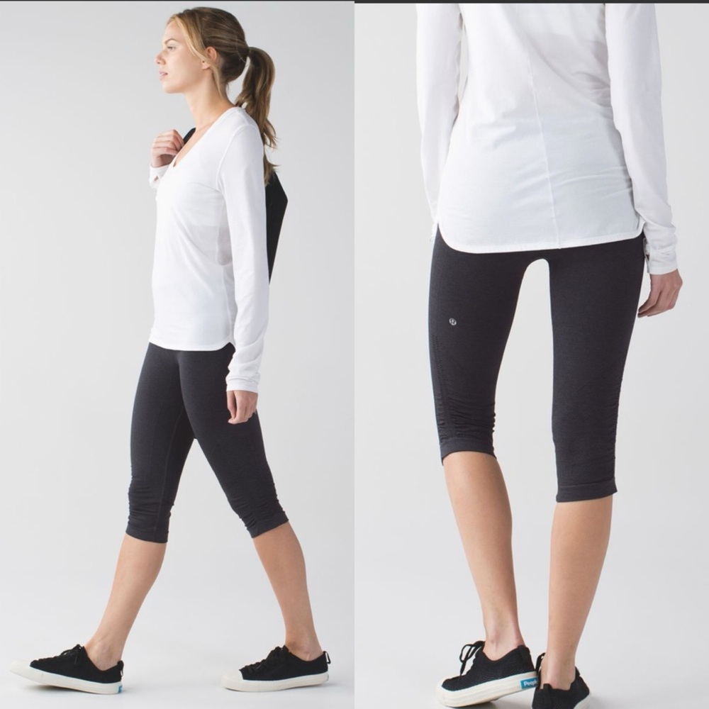 Lululemon In The Flow Crop size 4
Heathered Deep Coal